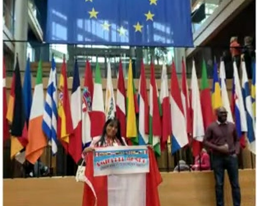 Mary Russell durante un incontro internazionale di Amici del Mondo
