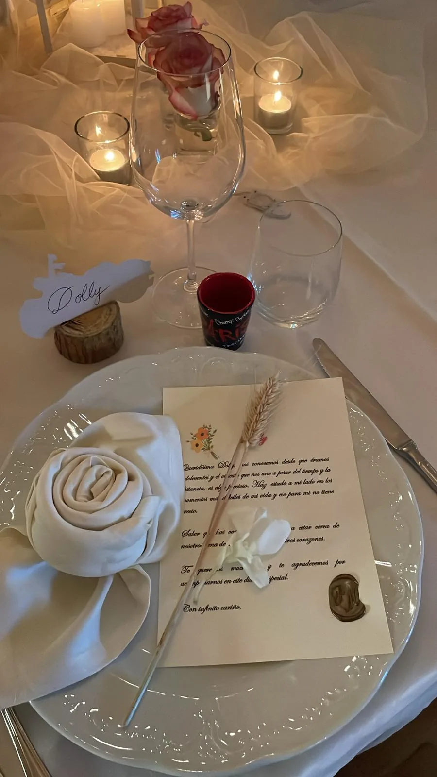 Segnaposto e messaggio personale per un invitato