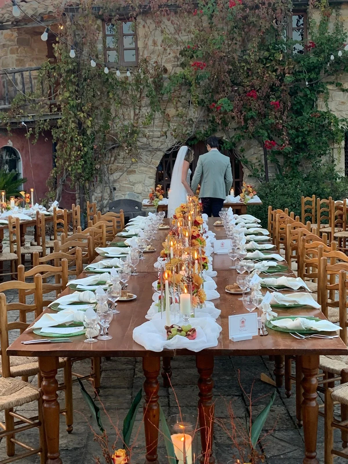 Tavola allestita durante un matrimonio
